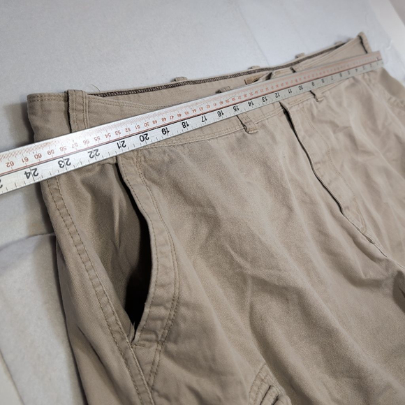 Men's The Foundry Supply Co. Cargo Shorts Waist 48 Beige - Picture 7 of 10